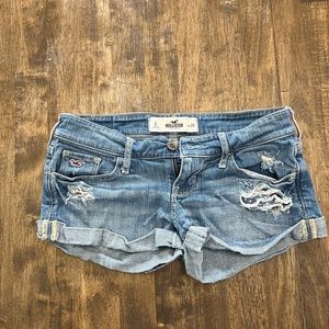 Hollister Jean shorts. Women’s size 0 (24)